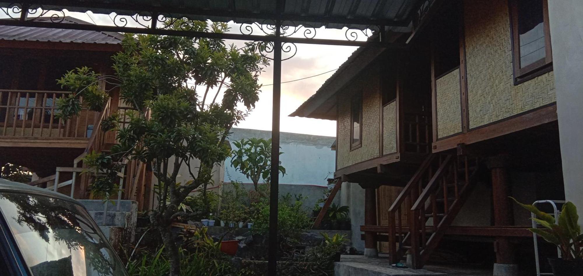 Radiya Guesthouse Sembalunlawang Bilik gambar
